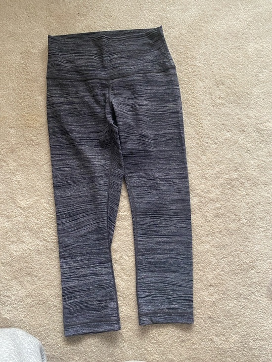 lululemon athletica Pants - Lululemon cropped size 4 grey and black leggings
